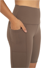 Cargar imagen en el visor de la galería, FREE MB TAPERED BAND ESSENTIAL BIKER SHORT JAVA