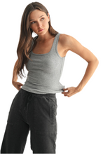 Cargar imagen en el visor de la galería, FREE MB SQUARE NECK MICRO RIBBED TANK TOP HEATHER GREY