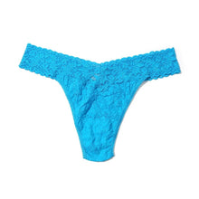 Cargar imagen en el visor de la galería, HANKY PANKY - LACE ORIGINAL RISE THONG  4811 ONE SIZE