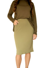 Cargar imagen en el visor de la galería, SNOGA PERFECT PENCIL SKIRT 24” OLIVE