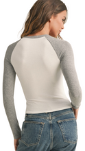 Cargar imagen en el visor de la galería, FREE KIM RAGLAN LONG SLEEVES TANK TOP WHITE/GREY