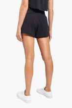 Cargar imagen en el visor de la galería, FREE MB HIGHWAIST ATHLEISURE SPLIT SHORT BLACK