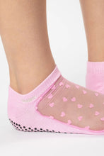 Cargar imagen en el visor de la galería, Shashi Classic Mesh Non-Slip Sock Love