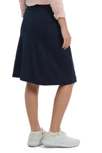 Cargar imagen en el visor de la galería, SNOGA FIT SKORT 22” NAVY