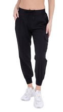 Cargar imagen en el visor de la galería, FREE MB ACTIVE JOGGER LEGGING BLACK