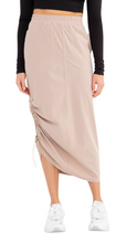 Cargar imagen en el visor de la galería, FREE MB MIDRISE ADJUSTABLE CARGO MAXI SKIRT TAUPE