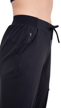 Cargar imagen en el visor de la galería, FREE MB ACTIVE JOGGER LEGGING BLACK