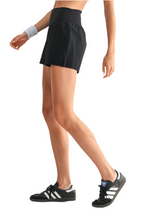 Cargar imagen en el visor de la galería, FREE MB MANHATTAN FLEX MOTION SHORT BLACK