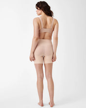 Cargar imagen en el visor de la galería, SPANX SCULP SEAMLESS POWER MID-THIGH SHORT 10397