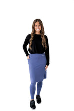 Cargar imagen en el visor de la galería, SNOGA ANKLE FIT 22” SKIRT LEGGING MARLIN