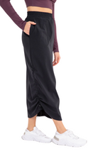 Cargar imagen en el visor de la galería, FREE MB MIDRISE ADJUSTABLE CARGO MAXI SKIRT BLACK