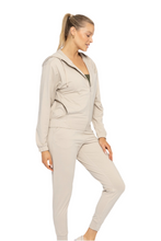 Cargar imagen en el visor de la galería, FREE MB FLEX CONFORT HOODED ZIP JACKET TAN