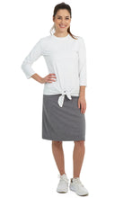 Cargar imagen en el visor de la galería, SNOGA FIT SKORT 22” HEATHER GREY