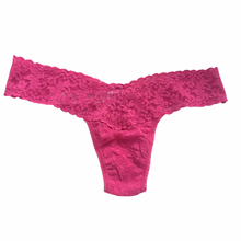 Cargar imagen en el visor de la galería, HANKY PANKY - LACE LOW RISE THONG 4911