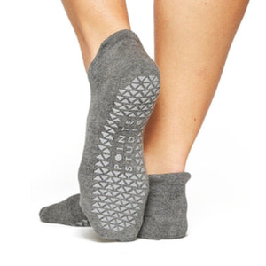 Pointe Studio Grip Socks / Charcoal