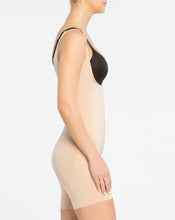 Cargar imagen en el visor de la galería, SPANX Open-Bust Mid-Thigh Body 10130R