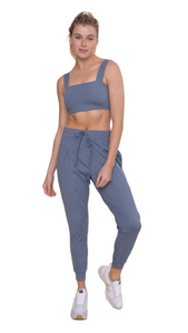 FREE MB PLEATED JOGGER SET