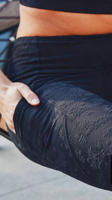 FREE MB FLORETTE TEXTURE LEGGING